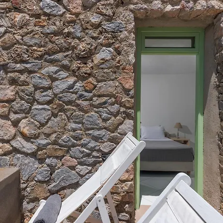 Zatrikion Santorini 3* Pýrgos